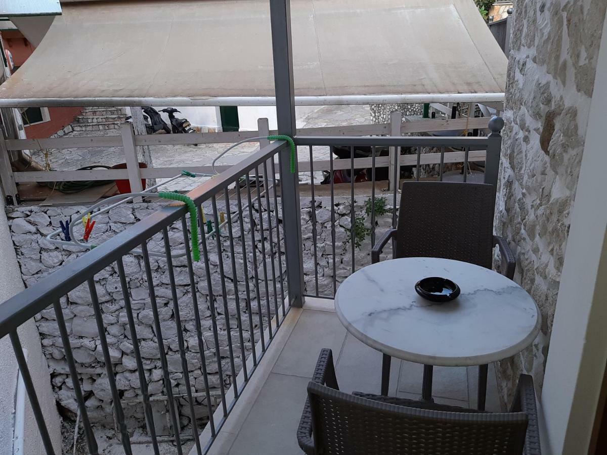 Paraskevi'S Luxury Studios Parga Exteriör bild